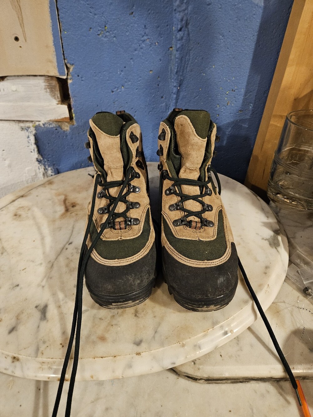 REI MONARCH WOMENS HIKING BOOTS SIZE 11 VIBRAM GORETEX BROWN GREEN